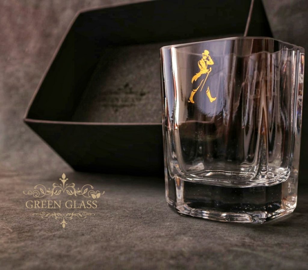 Vaso de whisky johnnie Walker