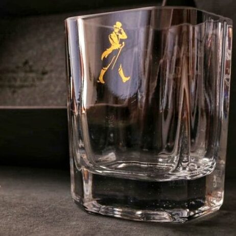 Vaso de whisky johnnie Walker