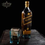 Vasos reciclados con botellas de whisky